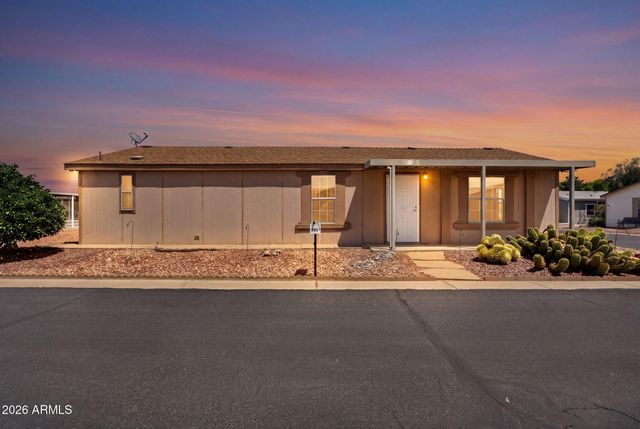 804 E TEE Street, San Tan Valley, AZ 85140