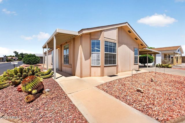 804 E TEE Street, San Tan Valley, AZ 85140