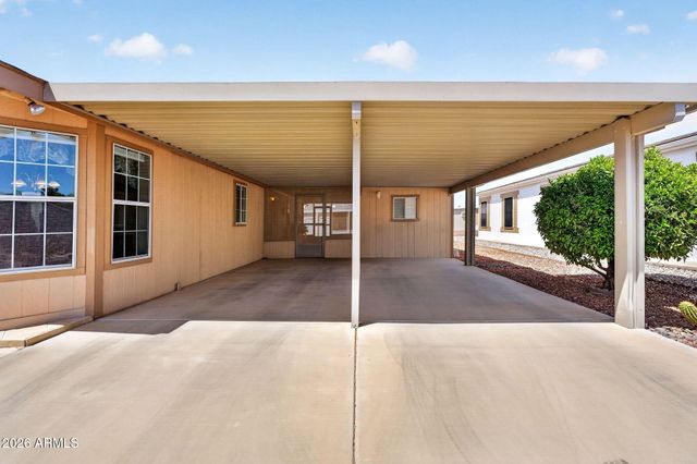 804 E TEE Street, San Tan Valley, AZ 85140