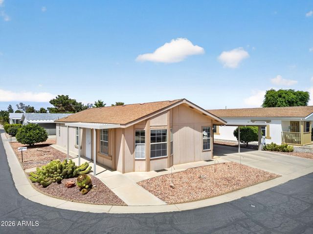 804 E TEE Street, San Tan Valley, AZ 85140