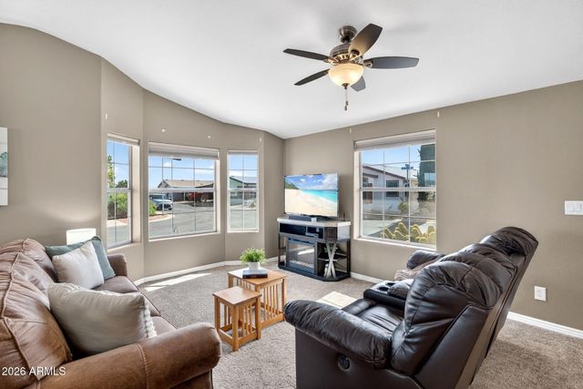 804 E TEE Street, San Tan Valley, AZ 85140