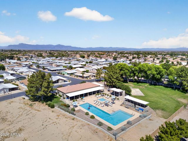 804 E TEE Street, San Tan Valley, AZ 85140