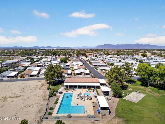 804 E TEE Street, San Tan Valley, AZ 85140