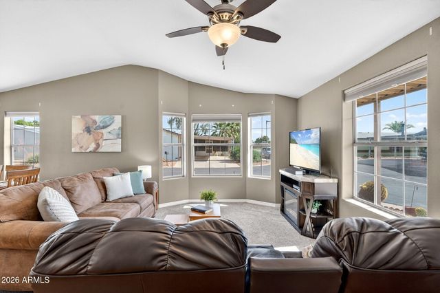 804 E TEE Street, San Tan Valley, AZ 85140