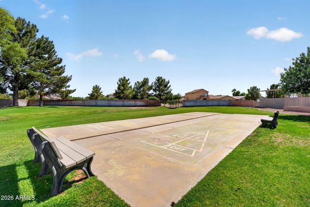 804 E TEE Street, San Tan Valley, AZ 85140