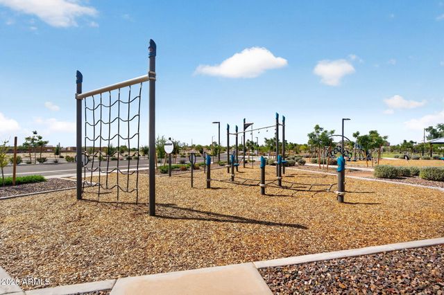 804 E TEE Street, San Tan Valley, AZ 85140