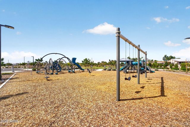 804 E TEE Street, San Tan Valley, AZ 85140