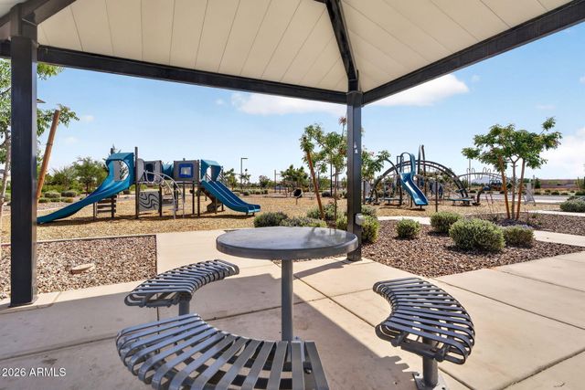 804 E TEE Street, San Tan Valley, AZ 85140