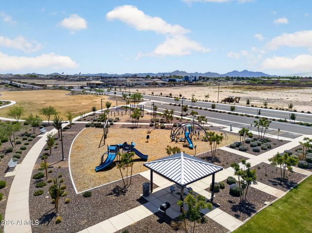 804 E TEE Street, San Tan Valley, AZ 85140