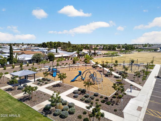 804 E TEE Street, San Tan Valley, AZ 85140