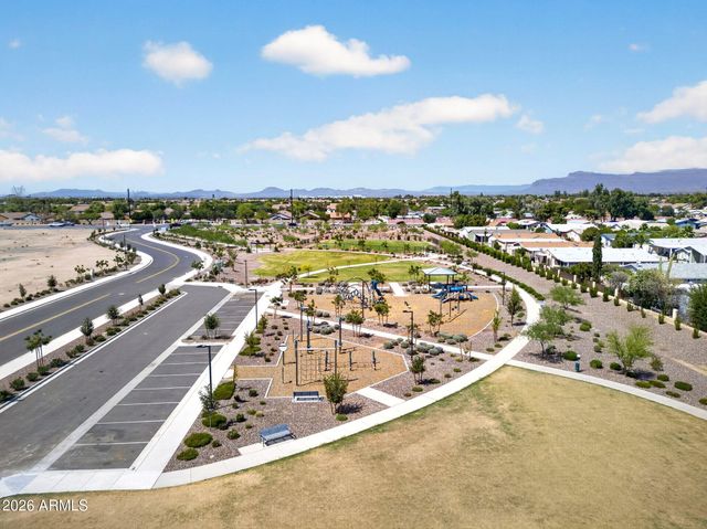 804 E TEE Street, San Tan Valley, AZ 85140