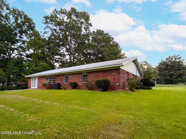 800 Dogwood Street, Clinton, MS 39056