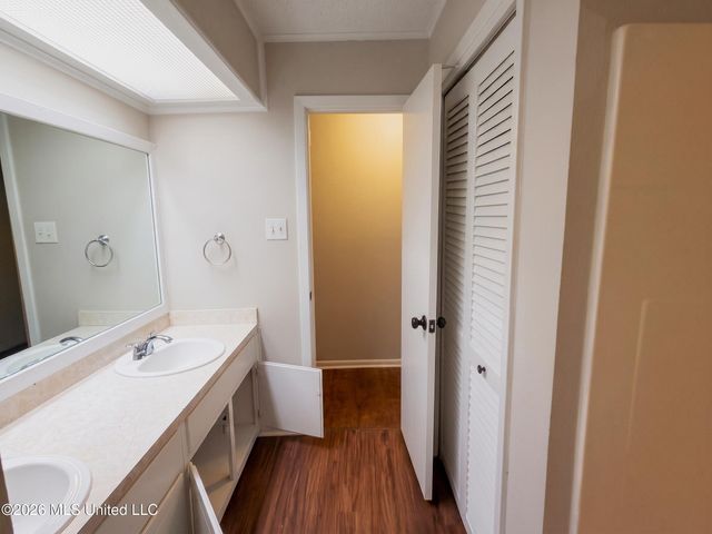 800 Dogwood Street, Clinton, MS 39056