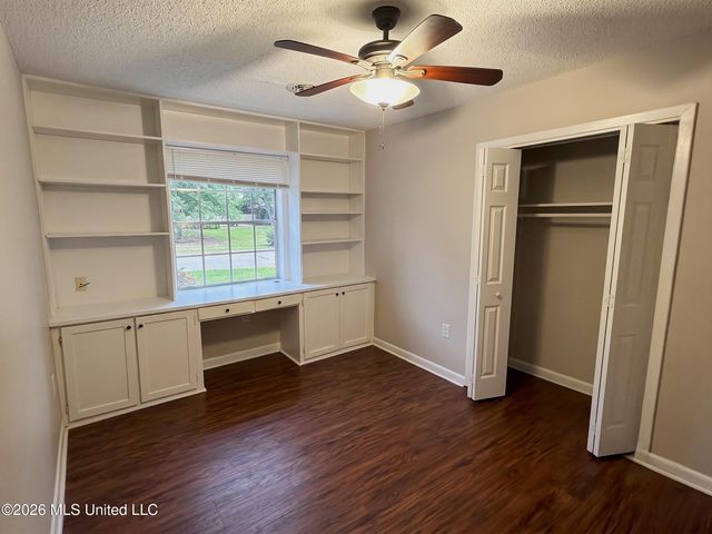 800 Dogwood Street, Clinton, MS 39056