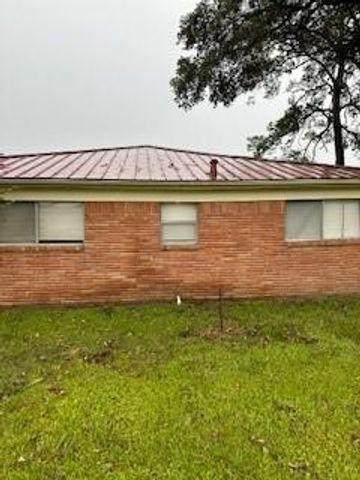 2303 2nd Street, Liverpool, TX 77577