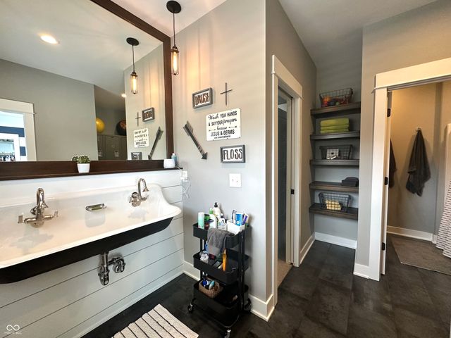 13682 Kingston Drive, Fishers, IN 46055