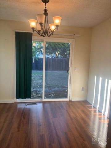 749 Grove St, Sonoma, CA 95476