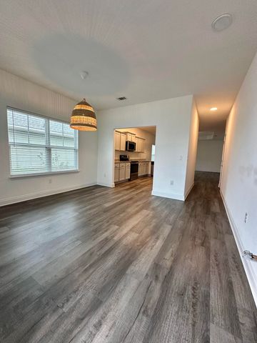 802 Marquis Way, Freeport, FL 32439