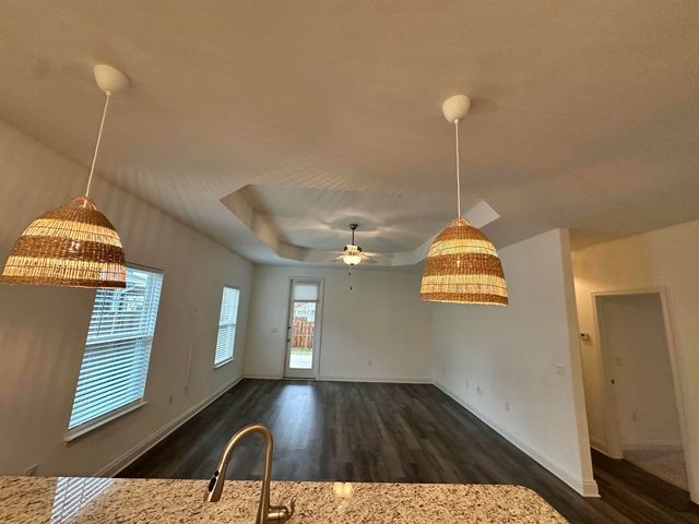 802 Marquis Way, Freeport, FL 32439