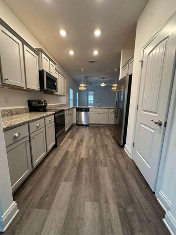 802 Marquis Way, Freeport, FL 32439