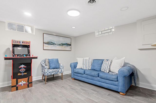 447 14th Avenue N, South Saint Paul, MN 55075