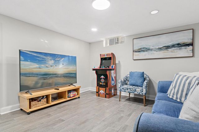 447 14th Avenue N, South Saint Paul, MN 55075