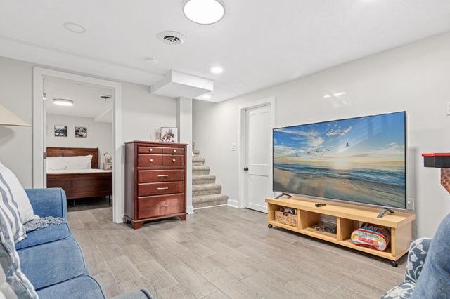 447 14th Avenue N, South Saint Paul, MN 55075