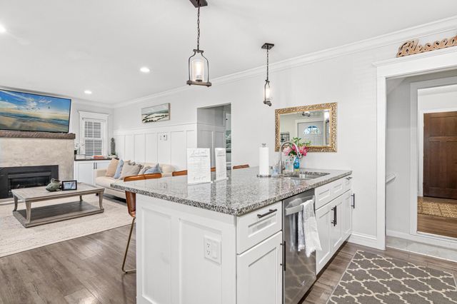 447 14th Avenue N, South Saint Paul, MN 55075