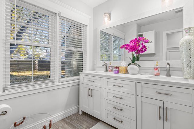 447 14th Avenue N, South Saint Paul, MN 55075