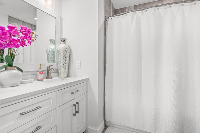 447 14th Avenue N, South Saint Paul, MN 55075