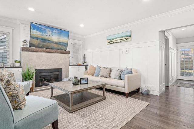 447 14th Avenue N, South Saint Paul, MN 55075