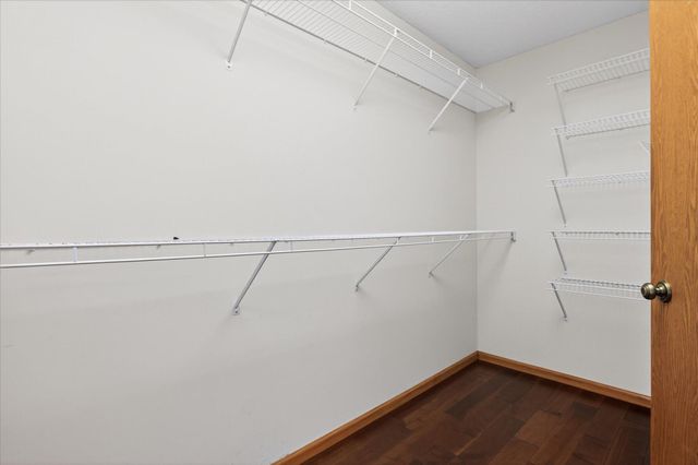 992 Stratford Court, Burnsville, MN 55337