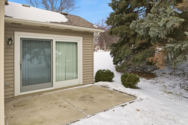 992 Stratford Court, Burnsville, MN 55337