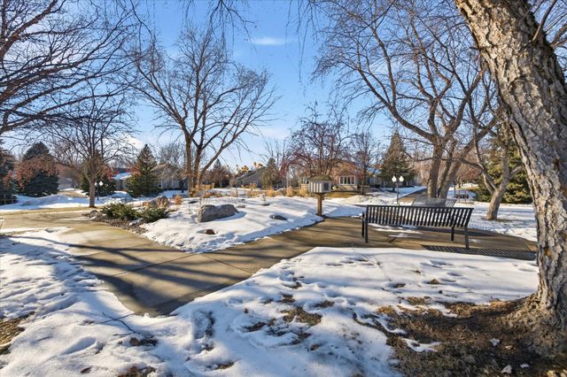 992 Stratford Court, Burnsville, MN 55337