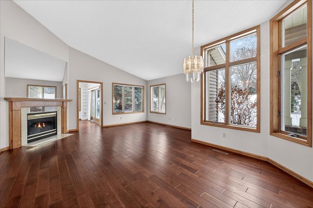 992 Stratford Court, Burnsville, MN 55337