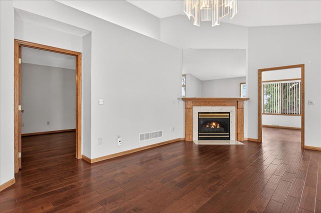 992 Stratford Court, Burnsville, MN 55337