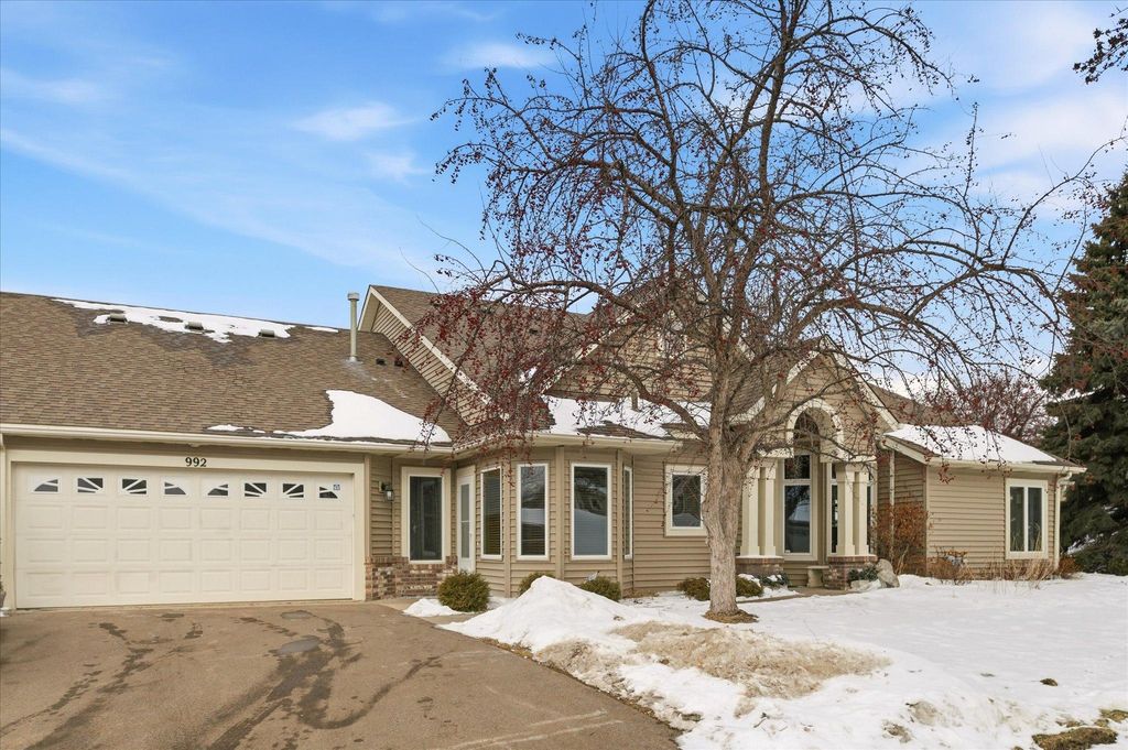 992 Stratford Court, Burnsville, MN 55337