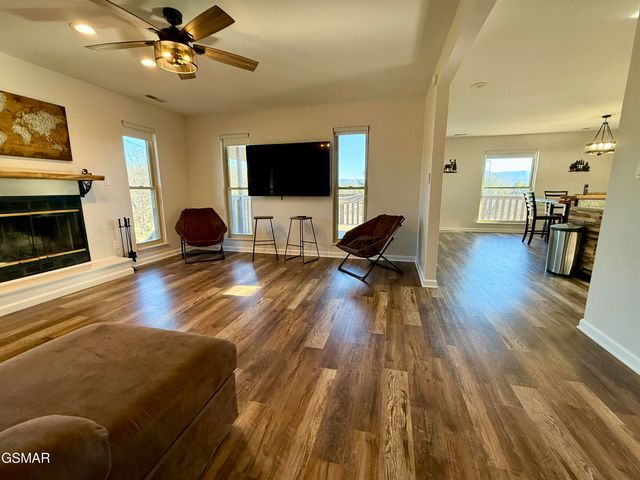 444 Connatser Lane, Sevierville, TN 37876