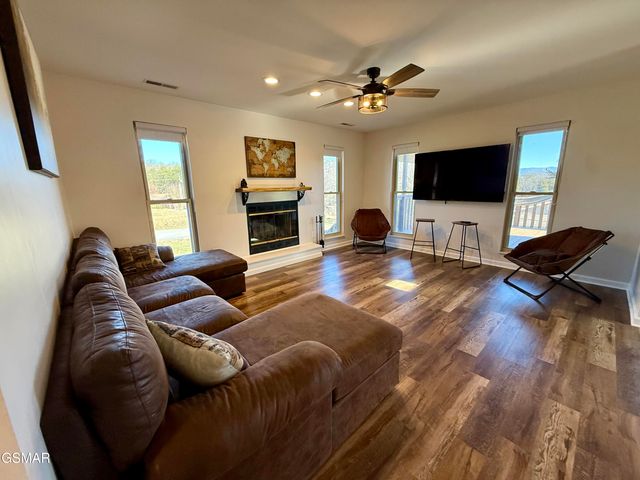 444 Connatser Lane, Sevierville, TN 37876