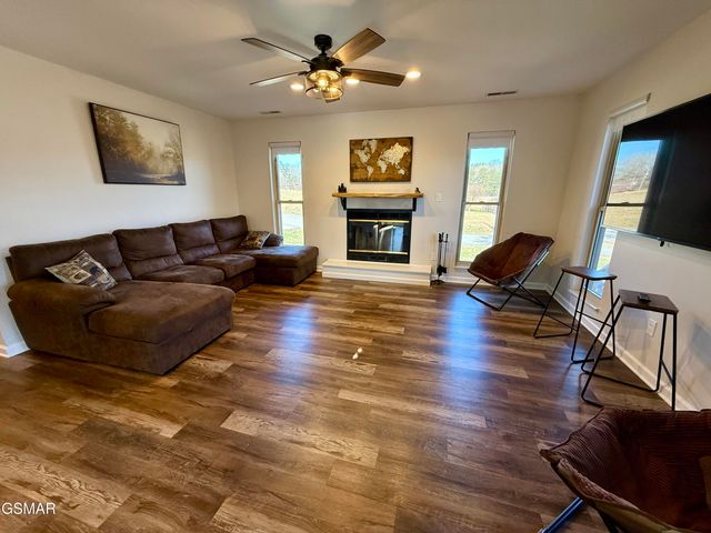 444 Connatser Lane, Sevierville, TN 37876