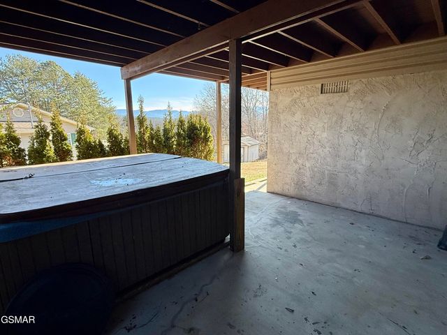 444 Connatser Lane, Sevierville, TN 37876