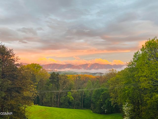 444 Connatser Lane, Sevierville, TN 37876