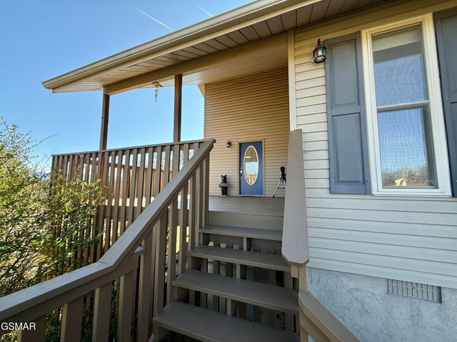 444 Connatser Lane, Sevierville, TN 37876