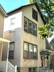 2742 N Kenmore Avenue, Chicago, IL 60614