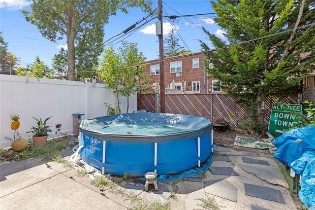 2904 164th Street, Whitestone, NY 11358