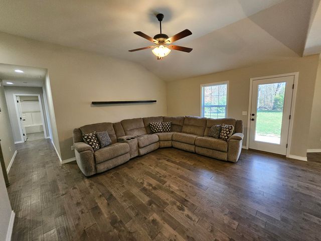 1103 Amanda Avenue, Monett, MO 65708