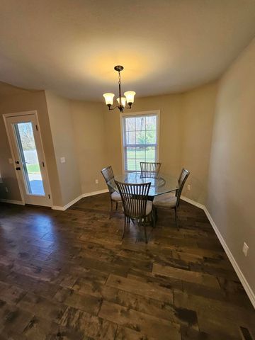 1103 Amanda Avenue, Monett, MO 65708