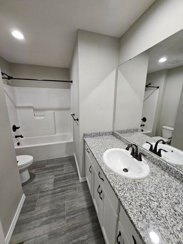 1103 Amanda Avenue, Monett, MO 65708