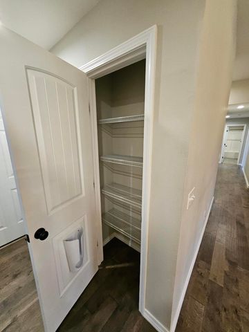 1103 Amanda Avenue, Monett, MO 65708