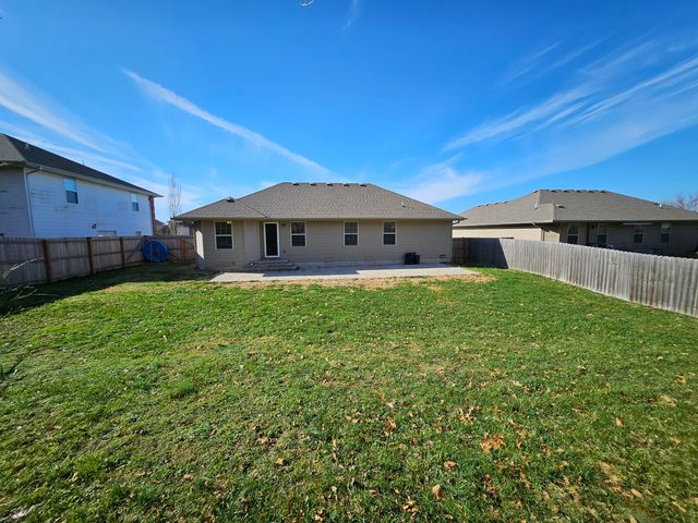 1103 Amanda Avenue, Monett, MO 65708